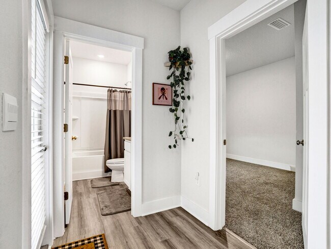 Building Photo - 3962 Whitetail Ln