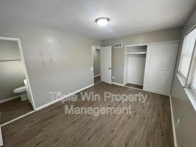 Building Photo - 11423 Ortega Dr