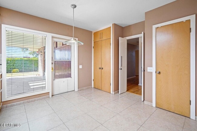 Building Photo - 528 Stonebluff Rd
