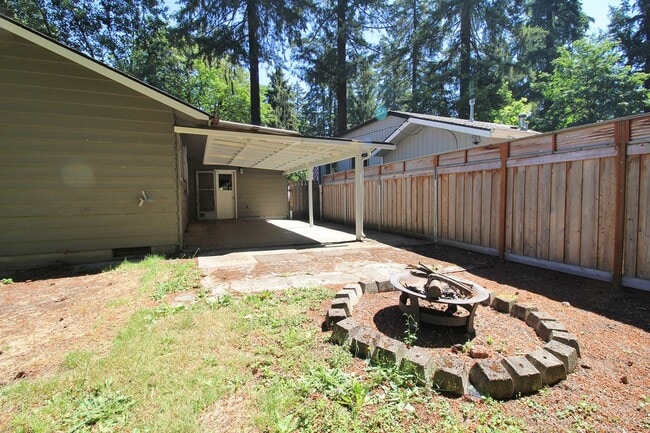 Building Photo - 16711 SW Lake Forest Blvd