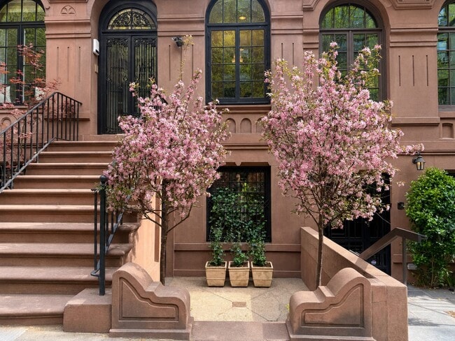 Building Photo - 117 E 91st St