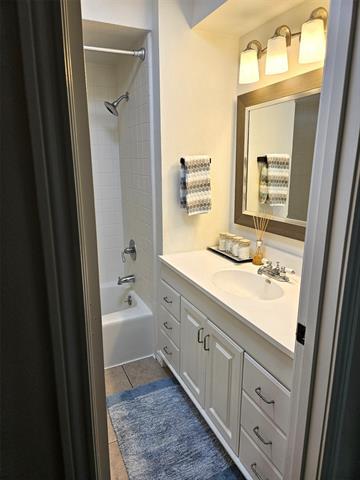 Building Photo - 3636 Hopetown Dr