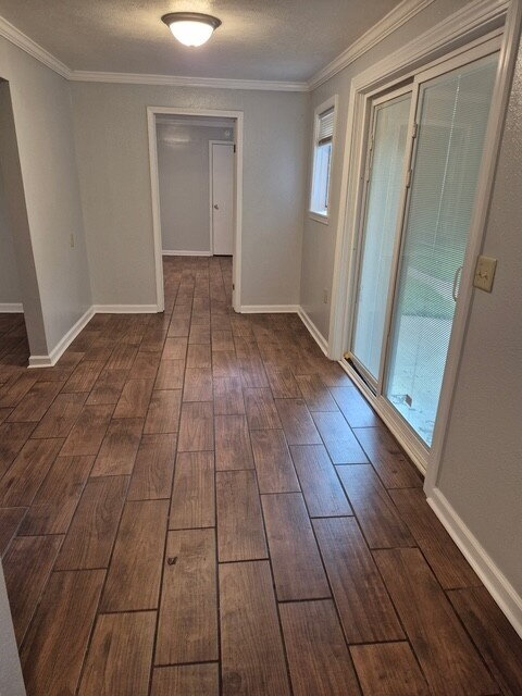 Building Photo - 3 bedroom 1 bathroom house. Home is close to KY lake.