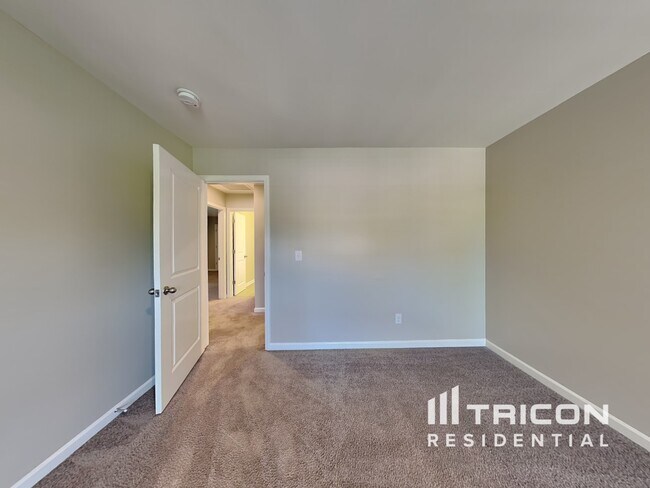 Building Photo - 1717 Marita Dr