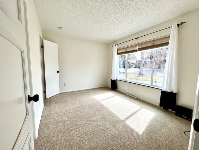 Third Bedroom/Office - 3268 S Oneida Way