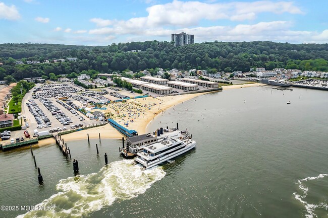 Building Photo - 203 Shore Dr