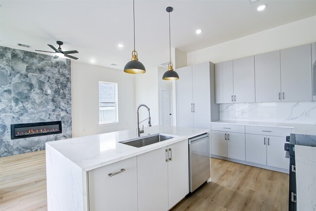Building Photo - 4025 Avenue M