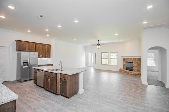 Building Photo - 2509 Westbrook Lp