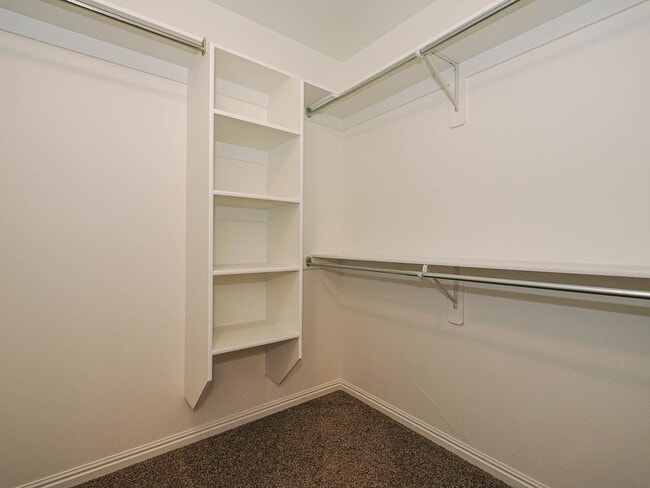Building Photo - Beautiful 3-Bed, 2-Bath Townhome in Americ...