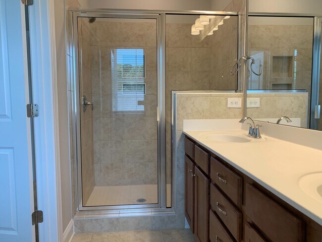 Building Photo - Gorgeous 4 Bedroom | 3.5 Bath Cary Townhom...