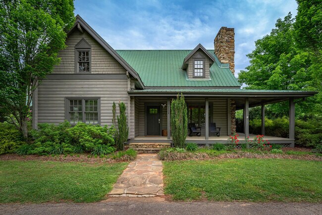 Building Photo - 2224 Brevard Rd