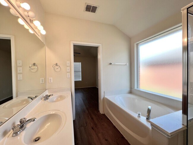 Building Photo - Cozy Home in Remington Point Neighborhood