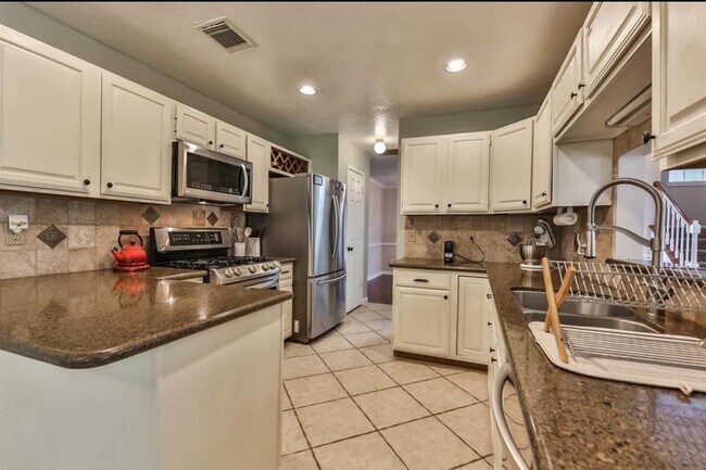 Building Photo - 1123 Juniper Canyon Ln