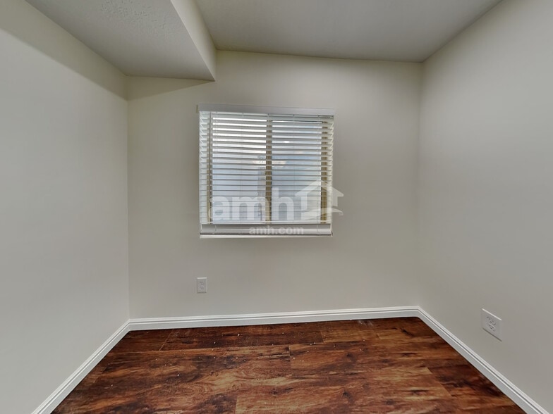 Building Photo - 4802 Addison Ave