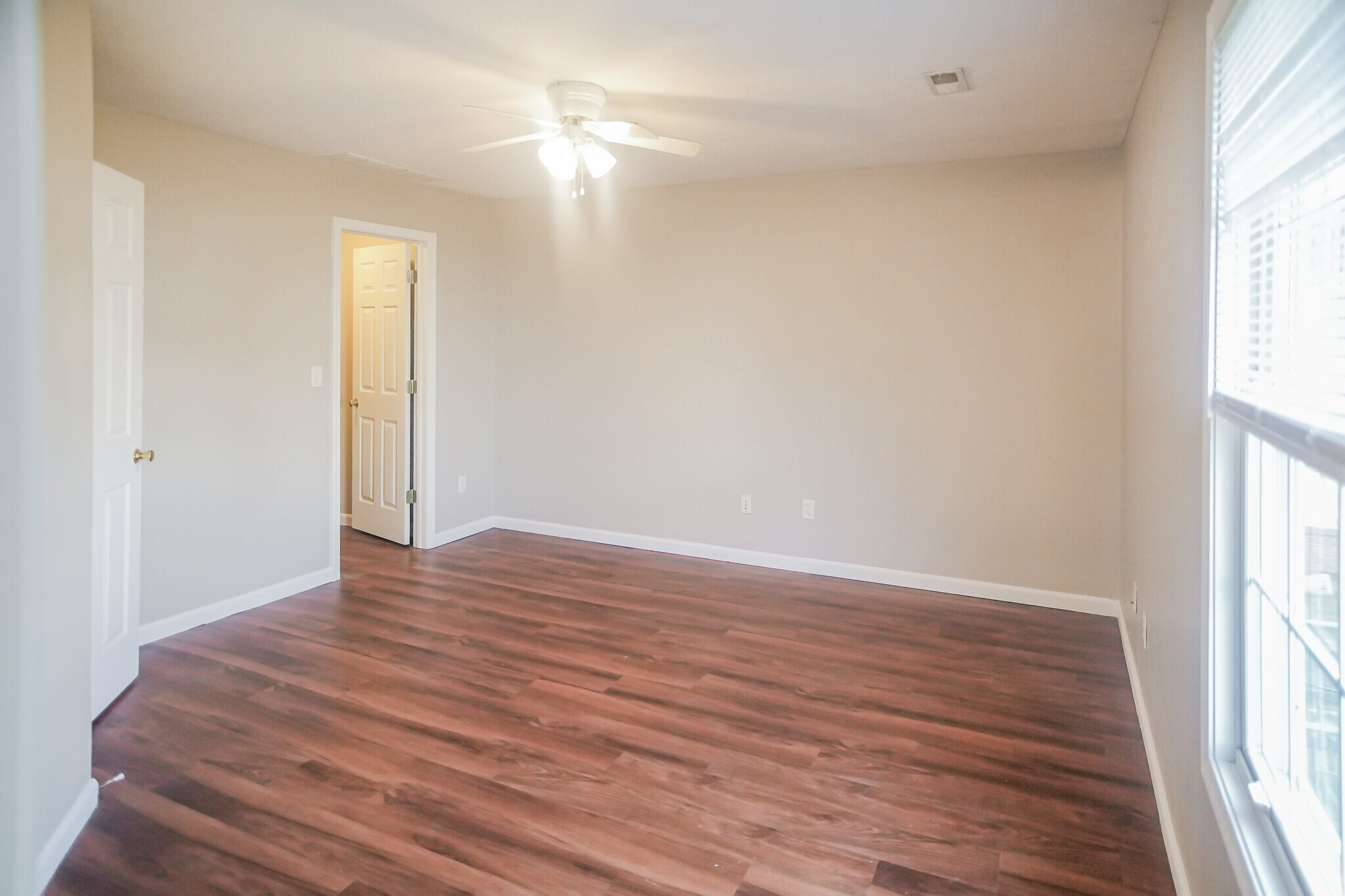 Primary bedroom - 3713 S Cramer Cir