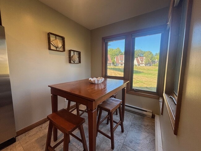 Building Photo - 14 Songbird Ln