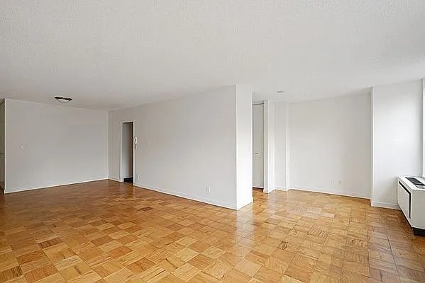 Building Photo - 147 W 87th St