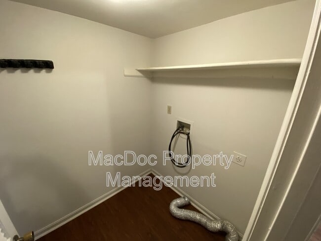 Building Photo - 212 Farrell Ln