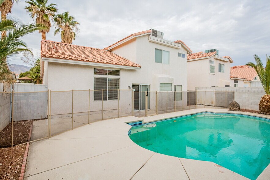 Building Photo - 3636 Beacon Point St