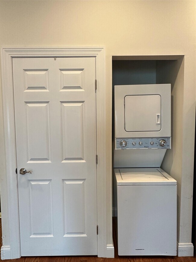 Building Photo - 157 Post Ave