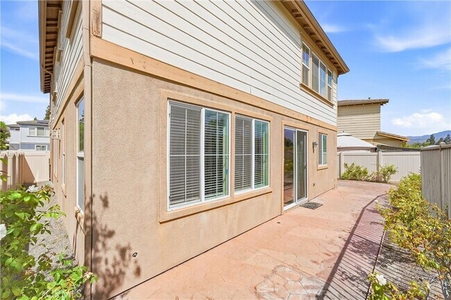 Building Photo - 212 Summit Vista