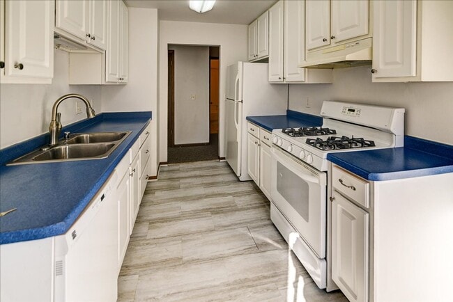 Building Photo - 4603 Dennis Dr