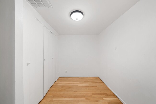 Building Photo - 103 Marlborough St