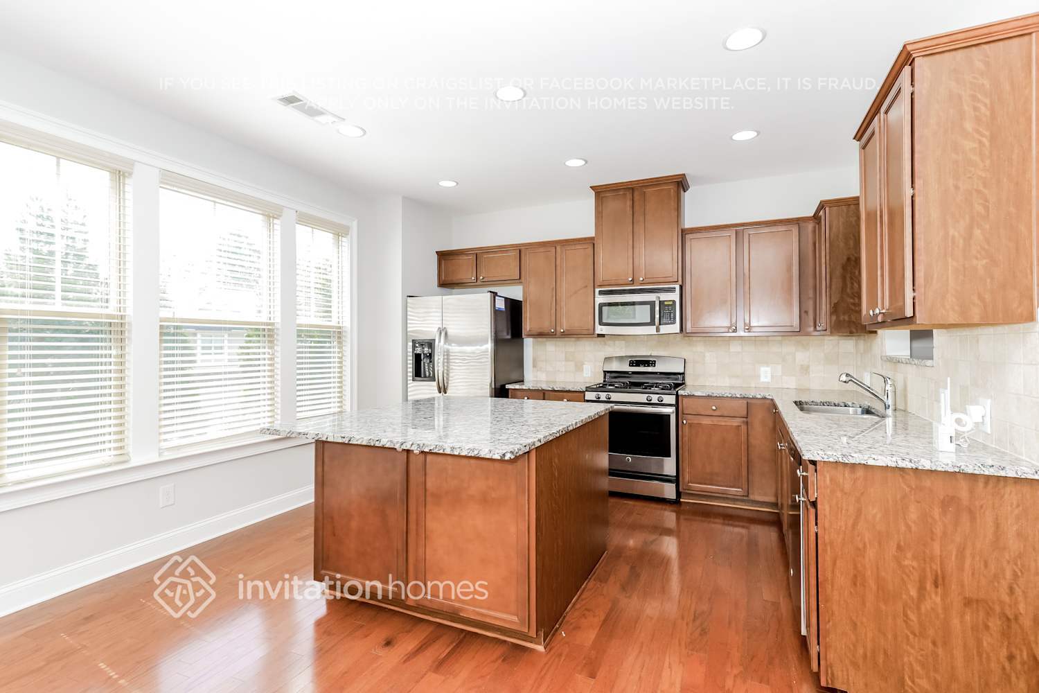 Building Photo - 3099 Hallmark Ln NE