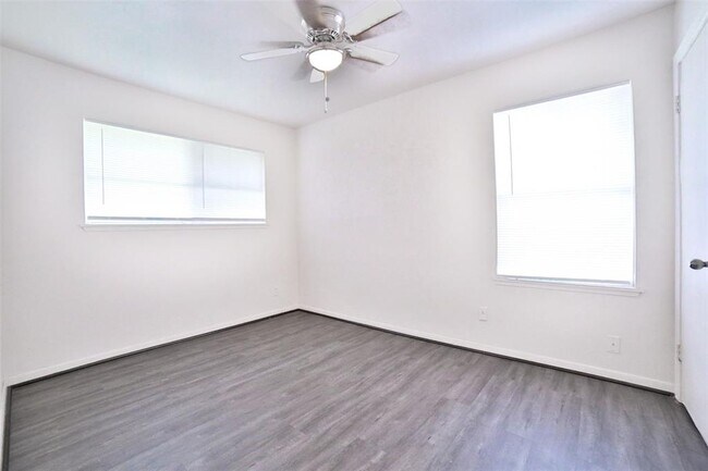Building Photo - 4326 Tareyton Ln