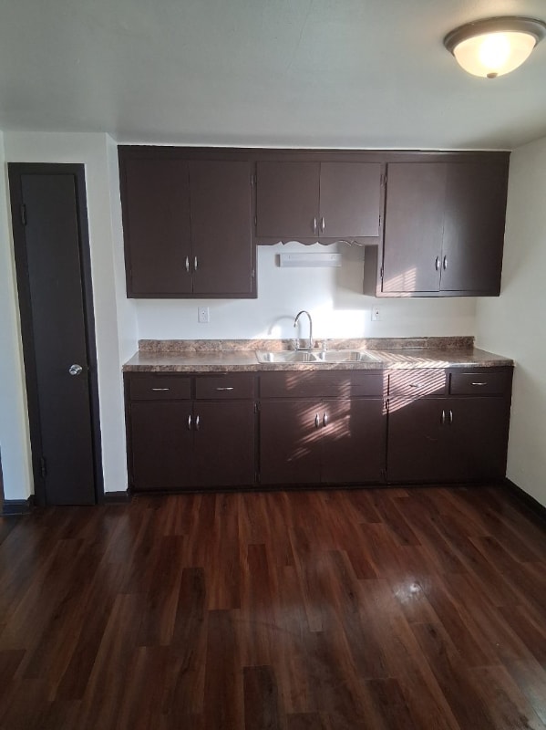 Building Photo - 4900 N 40th St