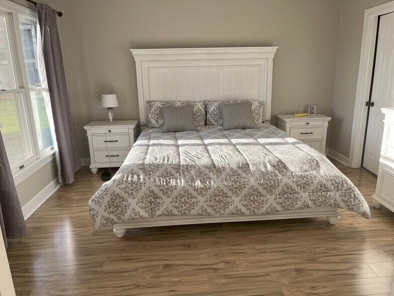 Master Bedroom - 18700 Nautical Dr