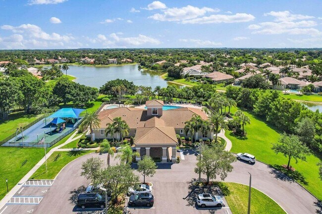 Building Photo - 12919 Hyland Cir