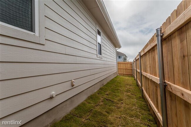 Building Photo - 9603 Grapevine Leaf Dr