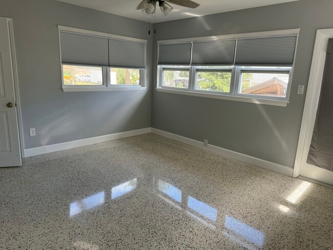 Building Photo - 602 8th St