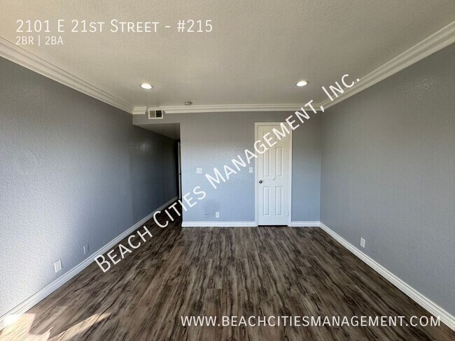 Building Photo - 2101 E 21st St