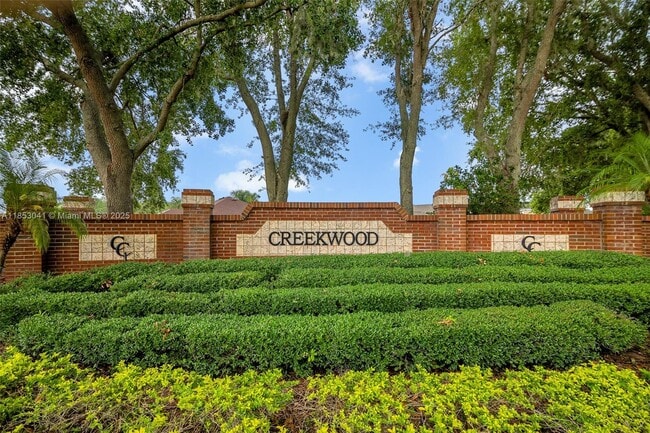 Building Photo - 10327 Meadow Crossing Dr