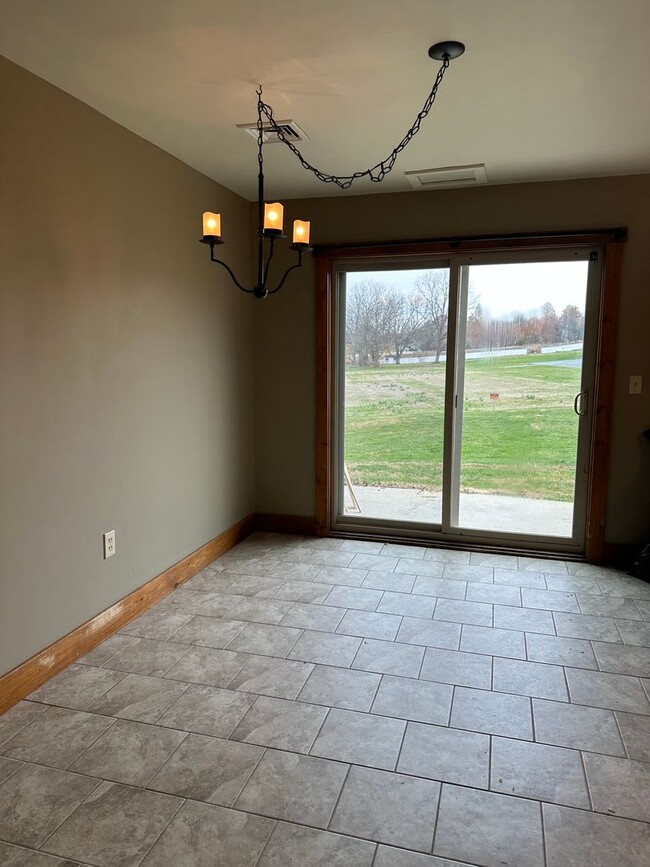 Building Photo - 3 Bedroom Townhouse Leola