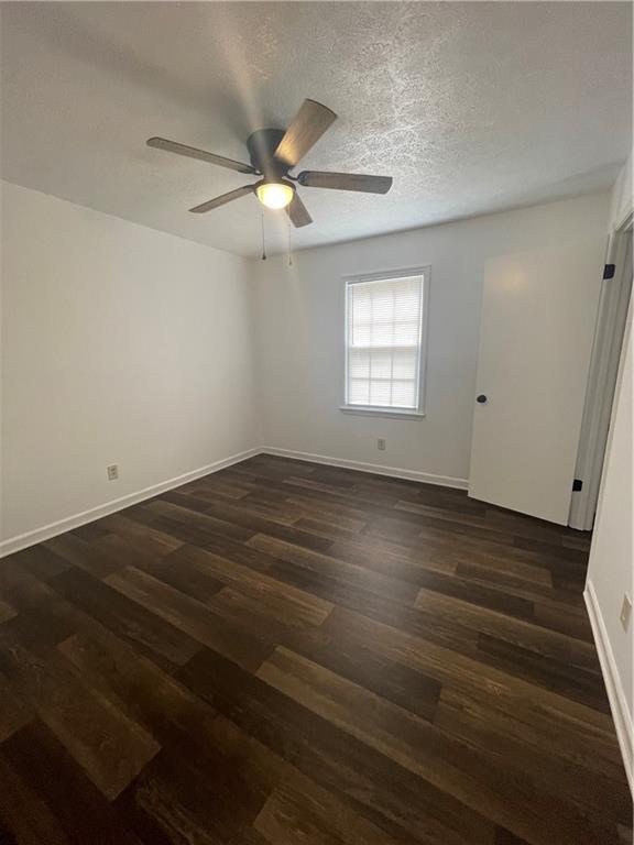 Building Photo - 290 Carmon Dr