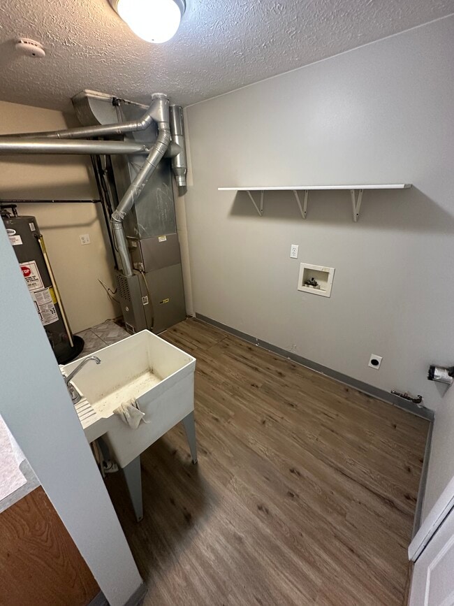 Building Photo - 619 Miriam Ave