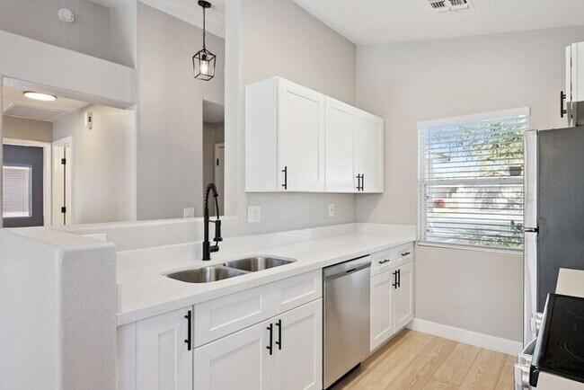 Building Photo - 11545 E Contessa St