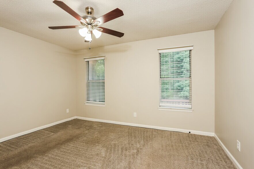 Building Photo - 2400 Boone Pl