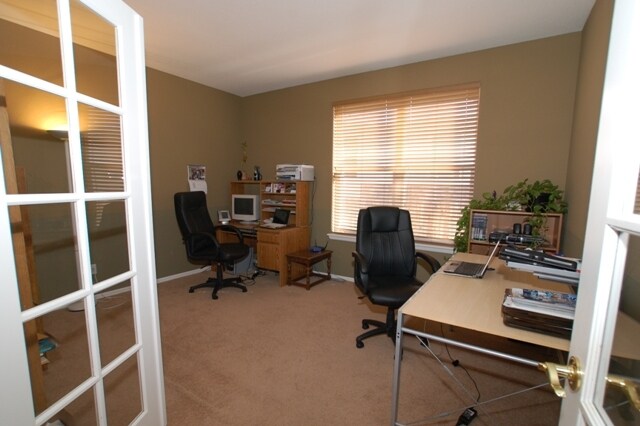 Building Photo - 10245 Carriage Club Dr