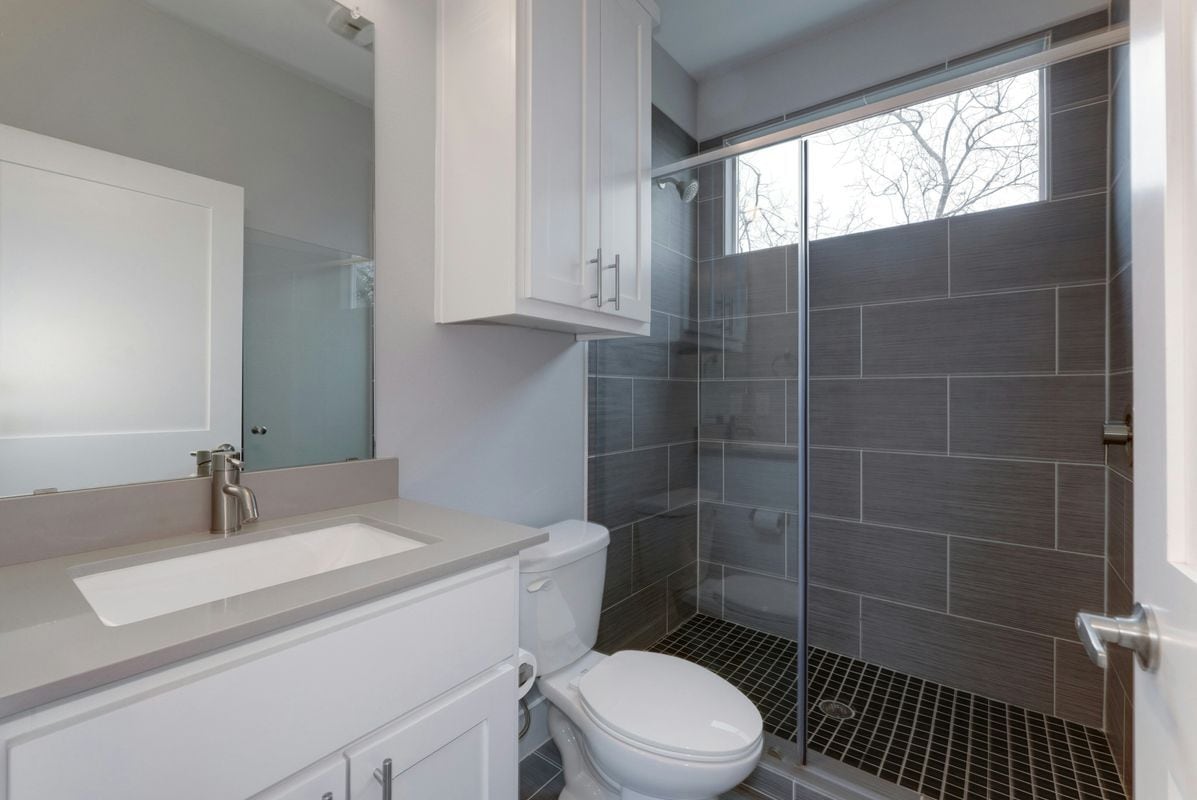 Building Photo - 6902 Carver Ave