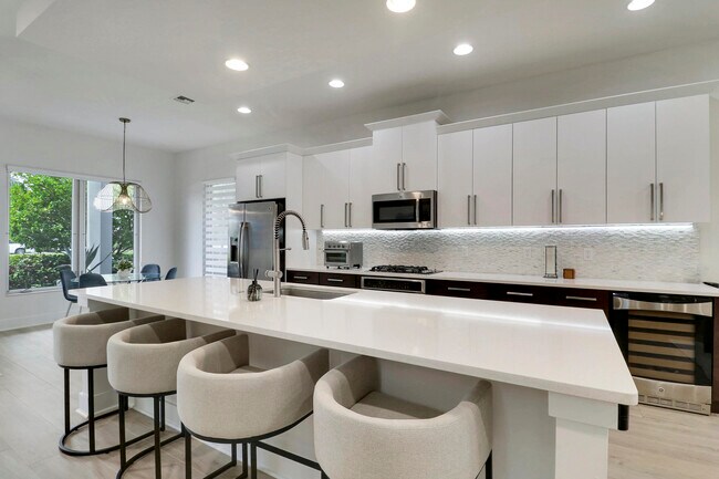Building Photo - 5029 Grandiflora Rd