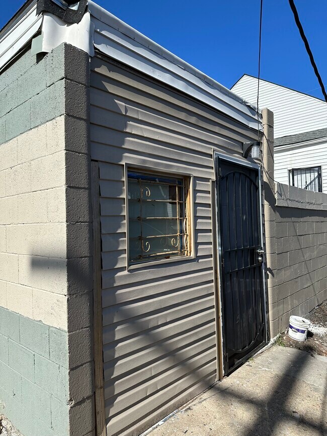 Primary Photo - 1500 Spain St