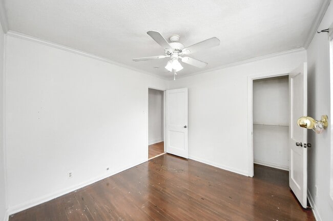 Building Photo - 7722 Elm St