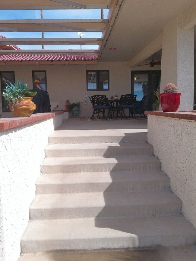 Building Photo - Entertainers Delight Beautiful Pool home Available May 12 to Sept 15, 2026