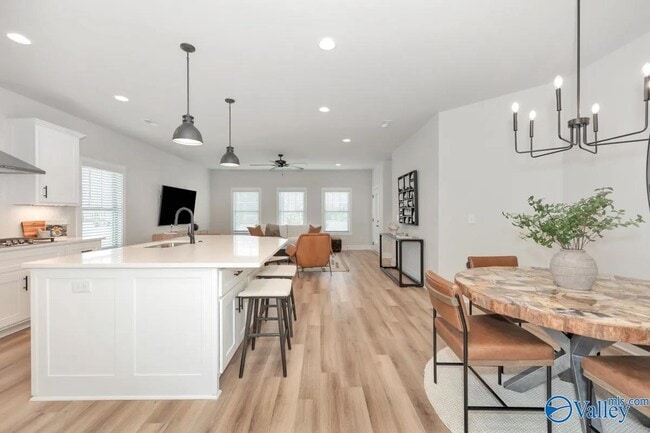 Building Photo - 80 Mountain Vis Cir