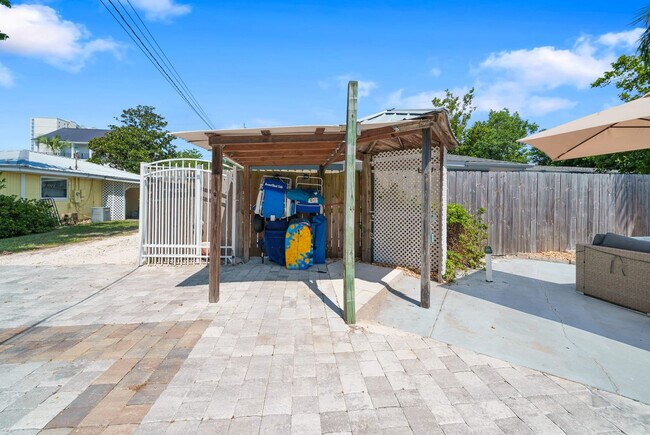 Building Photo - 505 Anemone St