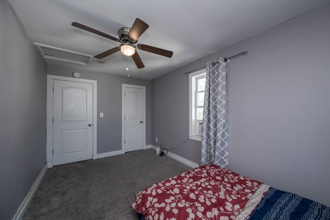 Building Photo - 3706 Chicago Rd